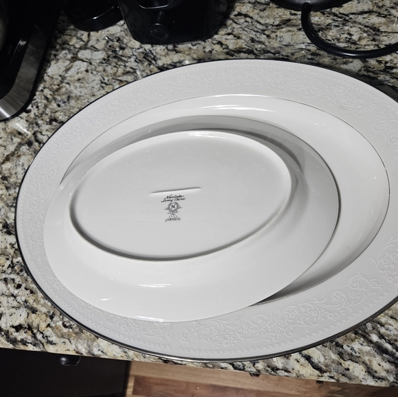 Noritake dinnerware - Picture 4 of 9